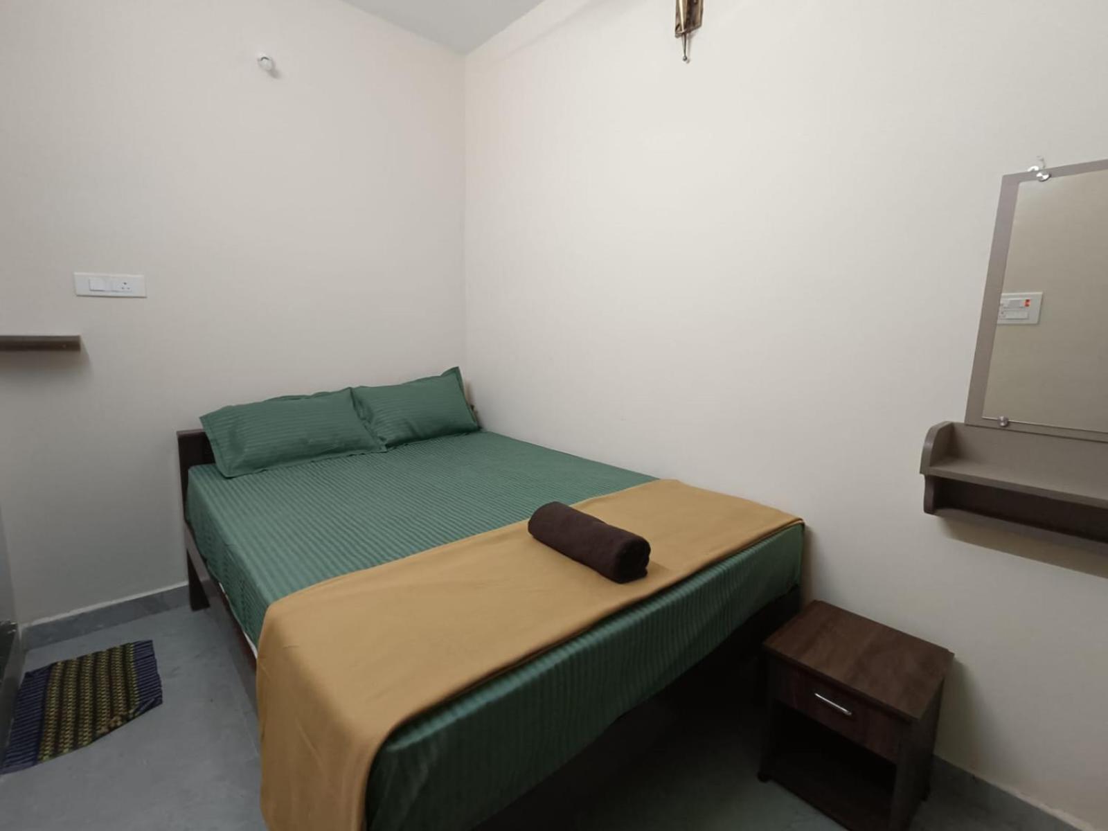 Omkara - The Fives Guest House ติรุวันนามาลัย ภายนอก รูปภาพ